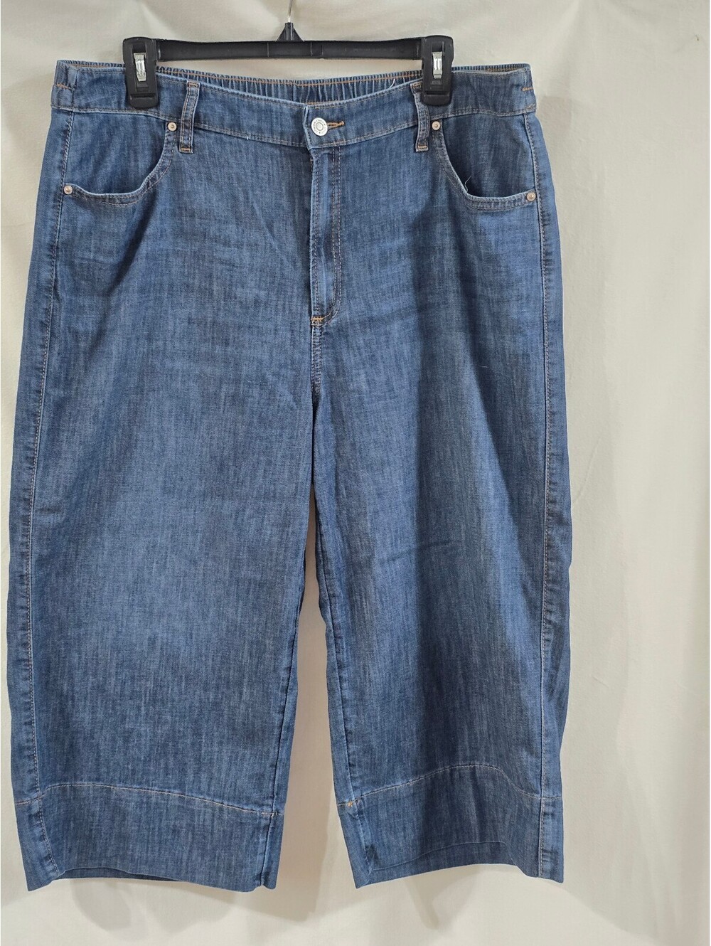 Chico's Women's Blue Denim Capri Pants Size 2 US 14